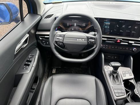 New 2026 Kia Sportage EX FWD image 16