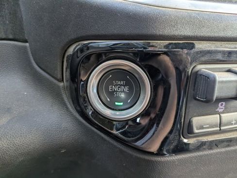 Used 2025 GMC Sierra 2500 SLT w/ SLT Premium Package image 34