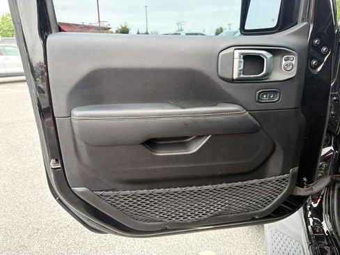 Used 2022 Jeep Gladiator Overland w/ Popular Equipment Package AWD/4WD image 10