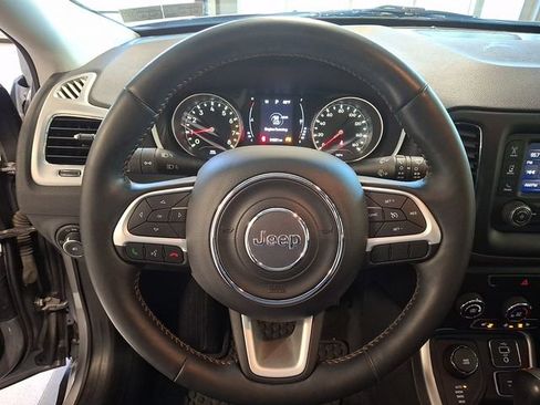 Used 2018 Jeep Compass Latitude w/ Cold Weather Group image 18