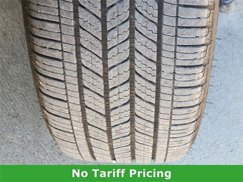 Certified 2025 Nissan Kicks SR image 9