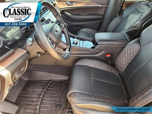 Used 2025 Jeep Grand Cherokee L Summit w/ Advanced Protech Group IV image 13