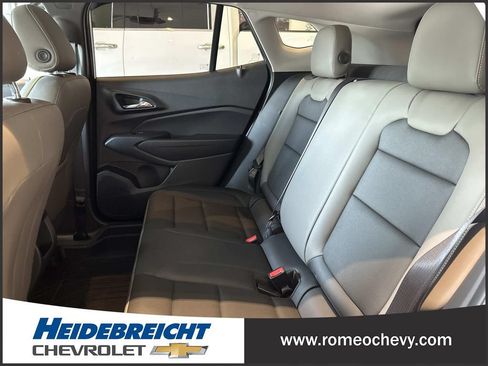 Used 2025 Chevrolet Trax ACTIV w/ Driver Confidence Package FWD image 12