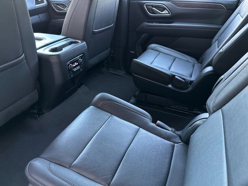 Used 2023 Chevrolet Suburban Z71 w/ Luxury Package AWD/4WD image 12