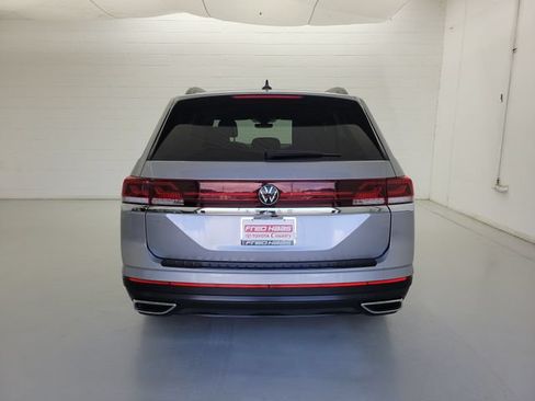 Used 2026 Volkswagen Atlas SE FWD image 6