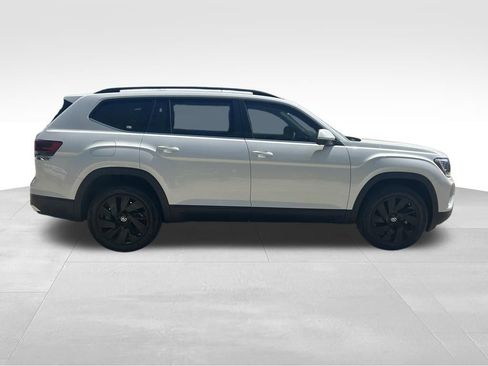 New 2026 Volkswagen Atlas SE FWD image 6