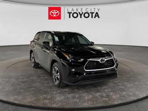 Used 2026 Toyota Highlander XLE AWD/4WD image 13