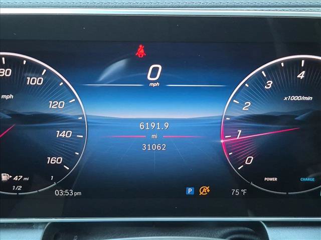 Used 2025 Mercedes-Benz GLC 300 4MATIC image 11