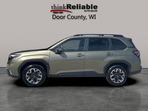 Used 2025 Subaru Forester Premium AWD/4WD image 2