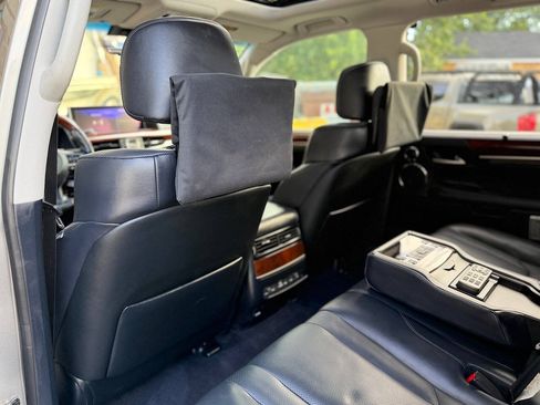 Used 2017 Lexus LX 570 4WD w/ Luxury Package image 89