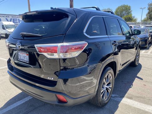 Used 2016 Toyota Highlander XLE FWD image 11