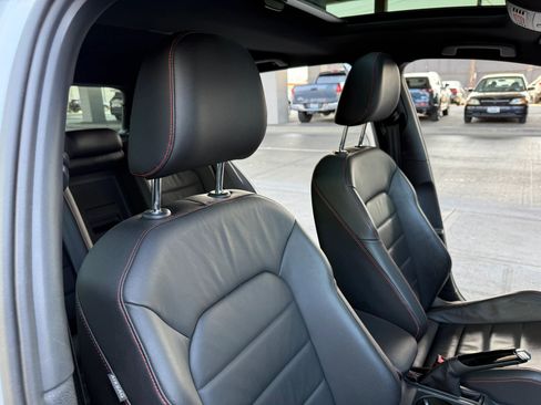 Used 2017 Volkswagen GTI SE image 25