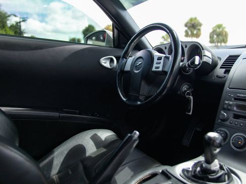 Used 2003 Nissan 350Z Touring RWD image 24