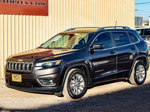 Used 2019 Jeep Cherokee Latitude Plus image 8