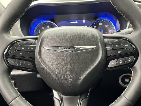 Used 2022 Chrysler Pacifica Limited w/ S Appearance Package FWD image 16