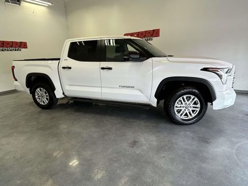 Used 2024 Toyota Tundra SR5 w/ SR5 Convenience Package RWD image 2