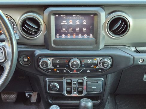 Used 2021 Jeep Gladiator Sport AWD/4WD image 19