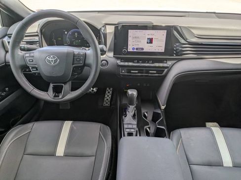 Used 2025 Toyota Camry SE w/ Convenience Package FWD image 32