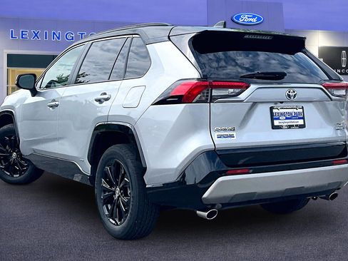Used 2023 Toyota RAV4 XSE AWD/4WD image 4