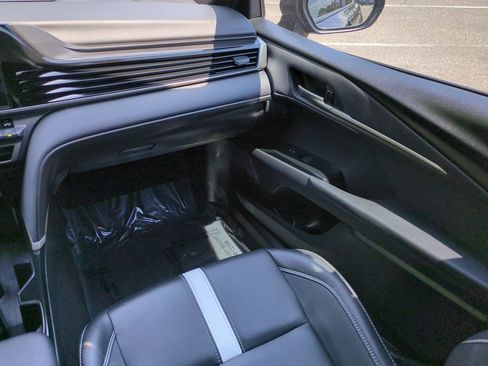 Used 2025 Toyota Camry SE FWD image 16