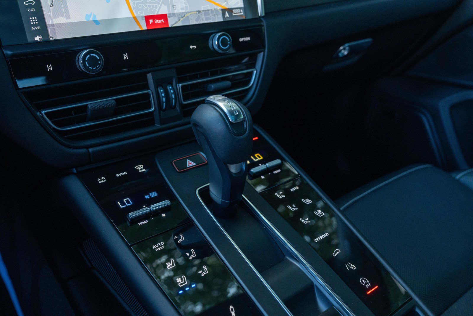 Certified 2024 Porsche Macan GTS AWD/4WD image 30