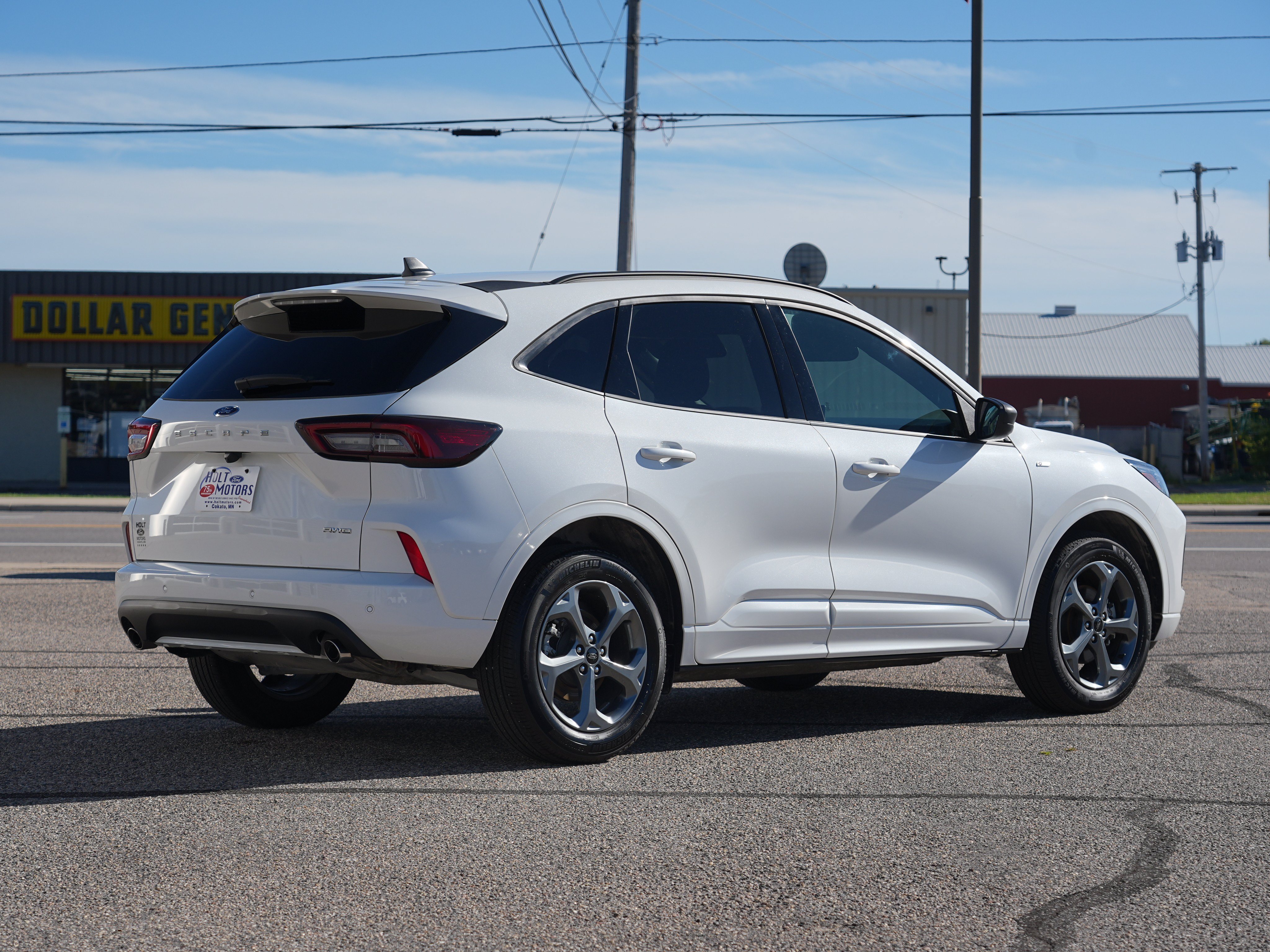 Used 2024 Ford Escape ST-Line w/ Tech Pack #1 AWD/4WD image 2
