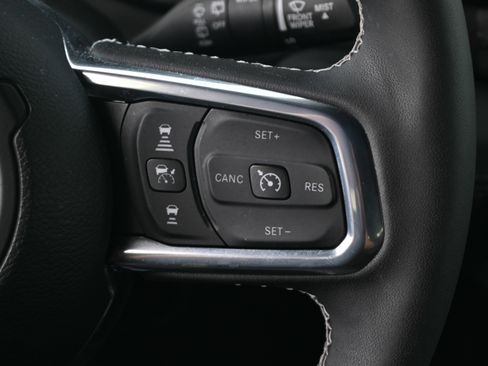 Used 2025 Jeep Wrangler Sahara w/ Safety Group image 31