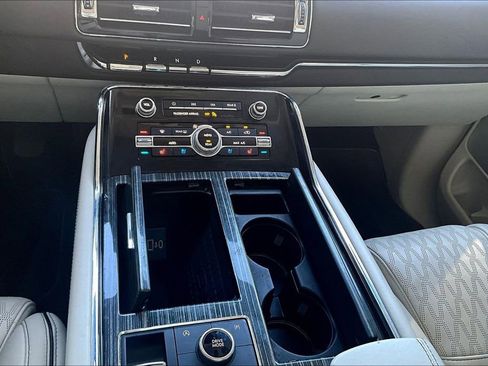 Used 2022 Lincoln Navigator Black Label image 24