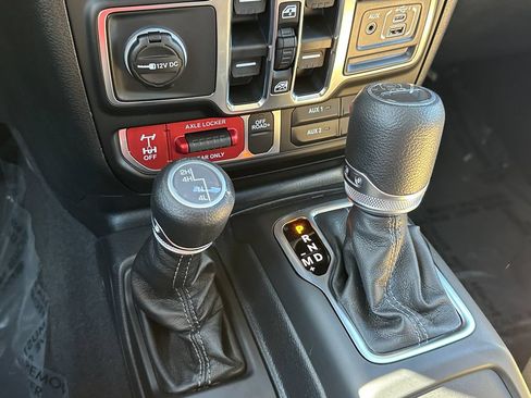 New 2026 Jeep Gladiator Willys AWD/4WD image 28
