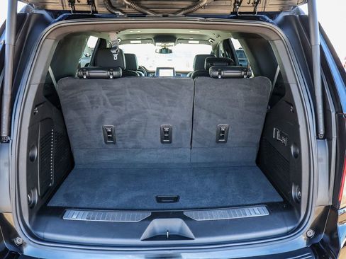 Used 2022 Chevrolet Tahoe Z71 w/ Luxury Package image 12