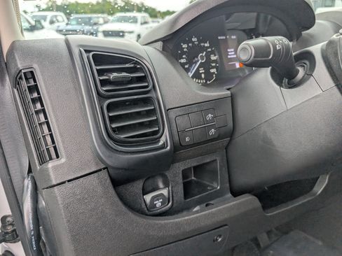 Used 2024 RAM ProMaster 2500 w/ Convenience Group FWD image 17
