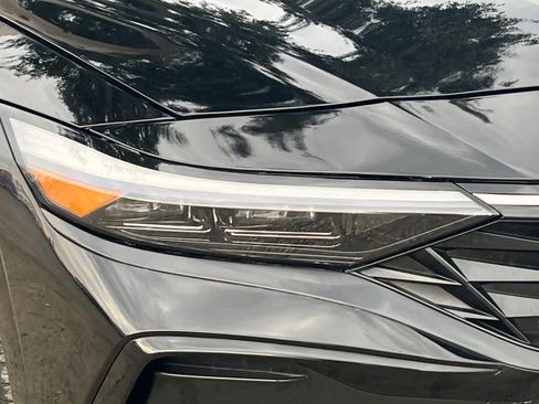 Used 2025 Hyundai Elantra Limited image 34