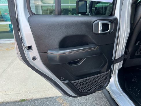 Used 2022 Jeep Gladiator Mojave AWD/4WD image 25