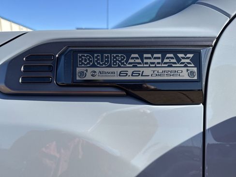 Used 2025 GMC Sierra 2500 AT4X w/ AT4X AEV Edition image 10