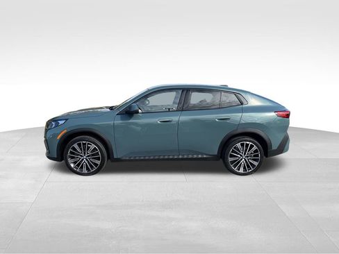 Used 2025 BMW X2 xDrive28i w/ Technology Package image 4