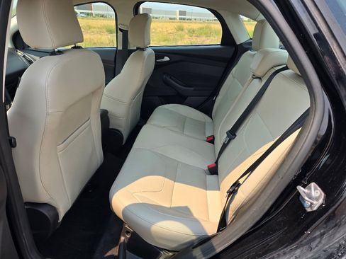 Used 2018 Ford Focus Titanium FWD image 13