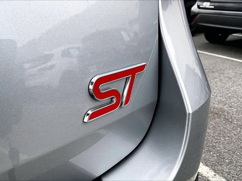 Used 2022 Ford Explorer ST w/ Equipment Group 401A image 8