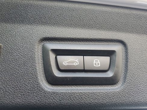 Used 2024 BMW i4 eDrive40 image 10