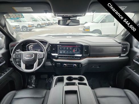 Used 2025 GMC Sierra 1500 SLT image 35