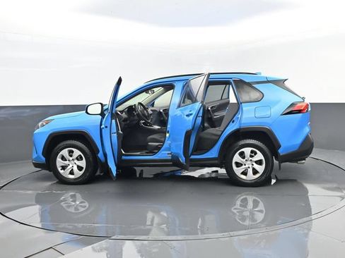 Used 2019 Toyota RAV4 LE w/ All Weather Liner Package AWD/4WD image 28