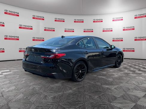 Certified 2025 Toyota Camry SE FWD image 5