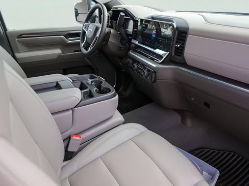 Used 2025 Chevrolet Silverado 3500 LTZ image 31