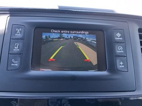 Used 2017 Chrysler Pacifica Touring FWD image 25