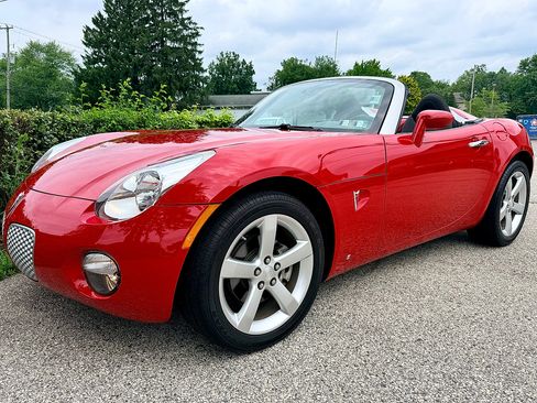 Used 2008 Pontiac Solstice Convertible w/ Preferred Package RWD image 8