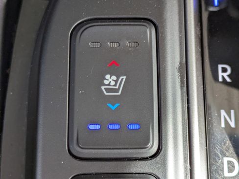 Used 2017 Hyundai Santa Fe Sport image 25