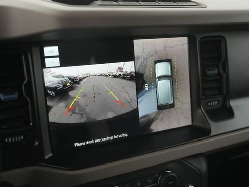 Used 2023 Ford Bronco Wildtrak image 26