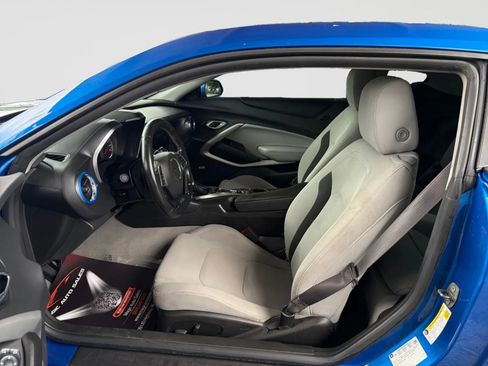 Used 2017 Chevrolet Camaro LT w/ Technology Package RWD image 10