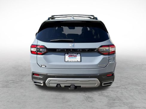 Certified 2025 Honda Pilot Touring image 5