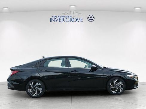 Used 2024 Hyundai Elantra SEL w/ Convenience Package FWD image 8