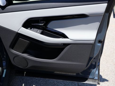 New 2026 Land Rover Range Rover Evoque Dynamic SE image 12